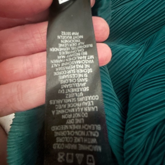 NWT Adrianna Papell Pleated Top Women’s  evening blue/green top. Size Medium - Picture 9 of 9